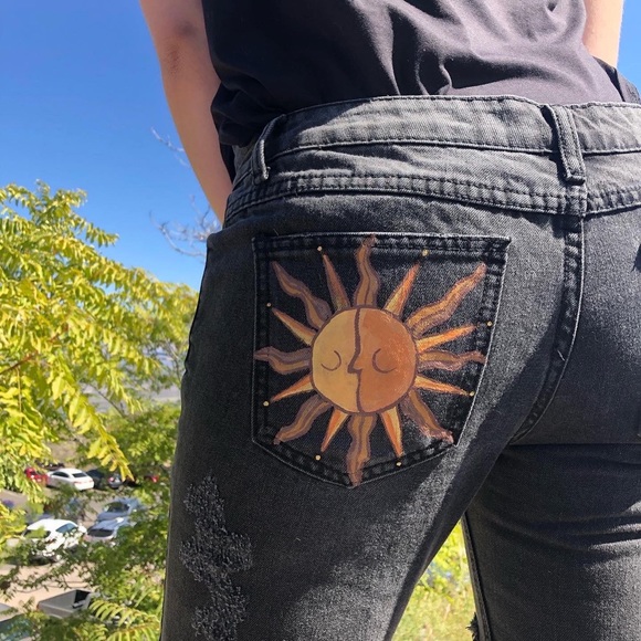 Painted Jeans 🌞 - Picture 3 of 6